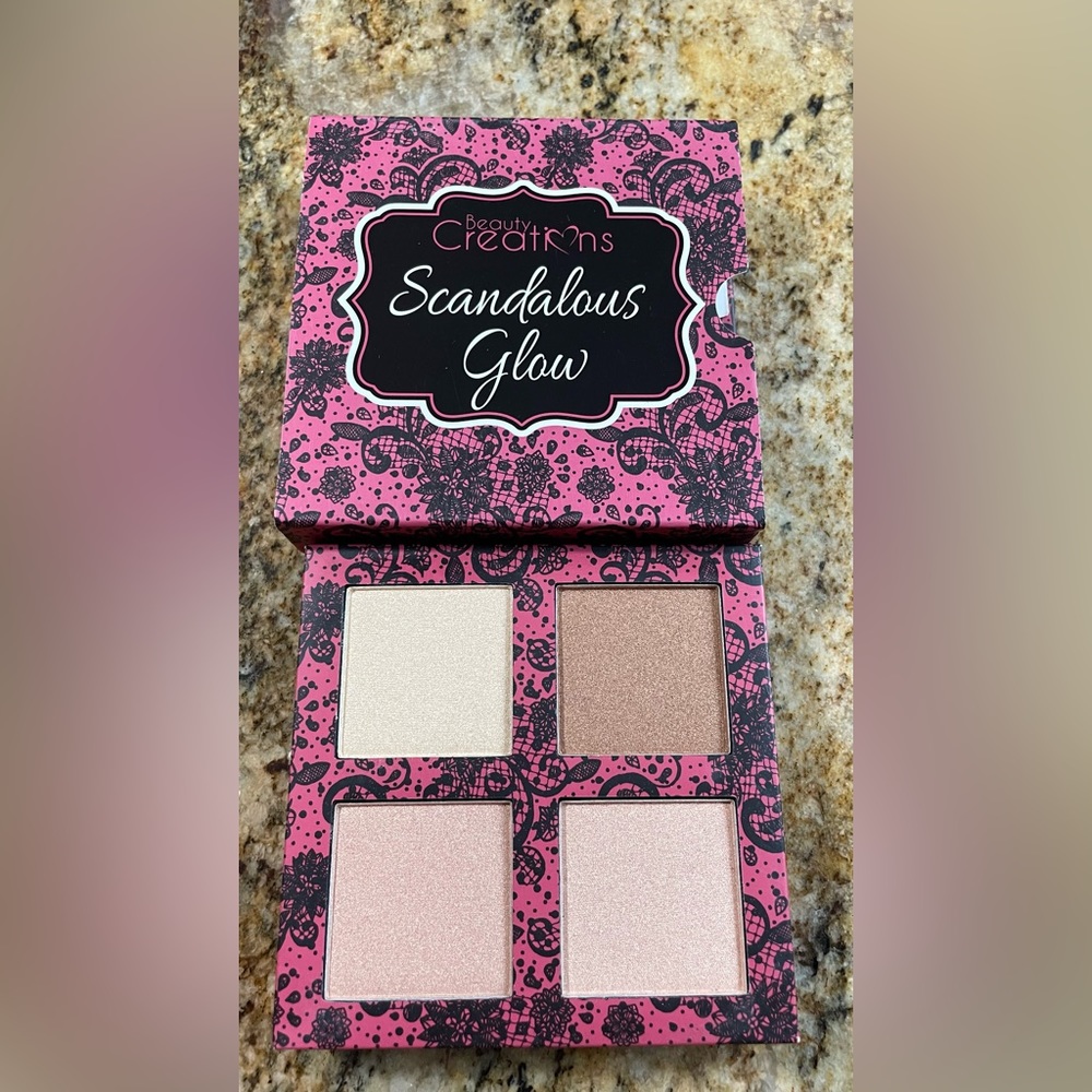 Scandalous Glow Highlighter